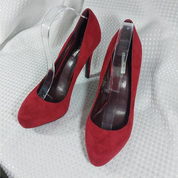 BCBGENERATION! RICH RED VEGAN SUEDE LEATHER PLATFORM STILETTO HEELS! SZ 9.5M - Picture 3 of 12